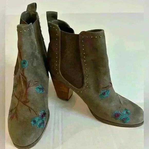 Crown Vintage Brown Embroidered Booties 3” Heel Size 7 - Picture 2 of 9